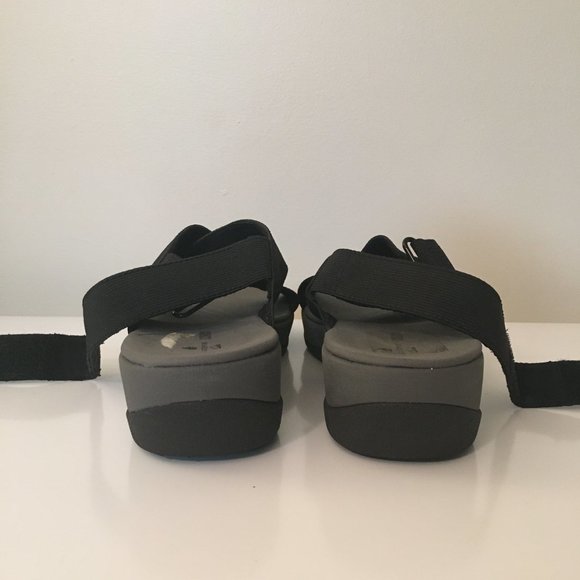 Cloudsteppers by Clarks Cushion Soft Black & Gray Wedge Sandals Shoes Size 8.5 W - Picture 7 of 14